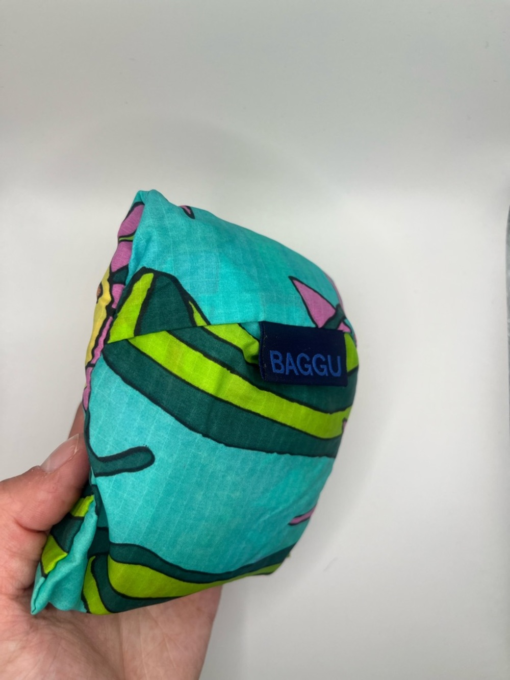 BAGGU Reusable Bag in green zucchini print RETIRED - Picture 3 of 4